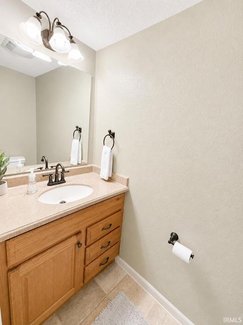 Tiny photo for 713 Highland Springs Court, Kokomo, IN 46902 (MLS # 202627401)
