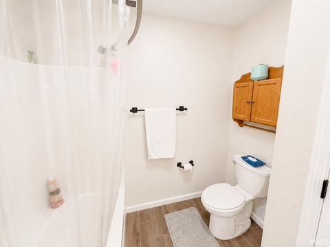 Tiny photo for 713 Highland Springs Court, Kokomo, IN 46902 (MLS # 202627401)
