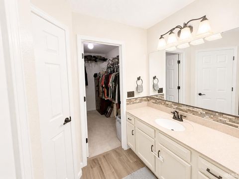 Tiny photo for 713 Highland Springs Court, Kokomo, IN 46902 (MLS # 202627401)