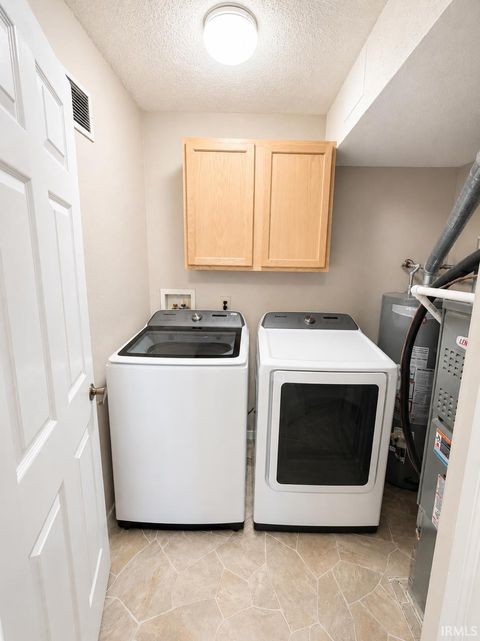 Tiny photo for 713 Highland Springs Court, Kokomo, IN 46902 (MLS # 202627401)