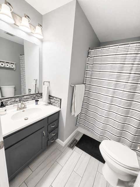 Tiny photo for 713 Highland Springs Court, Kokomo, IN 46902 (MLS # 202627401)