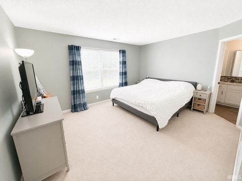 Tiny photo for 713 Highland Springs Court, Kokomo, IN 46902 (MLS # 202627401)