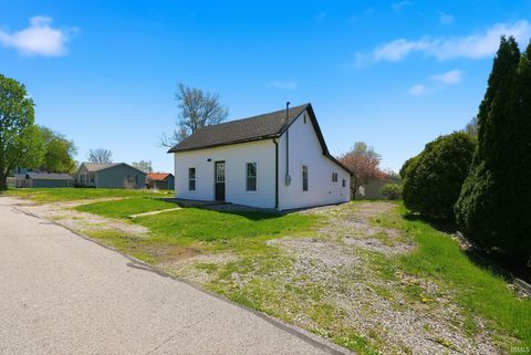 Tiny photo for 216 E Gertrude Street, Kendallville, IN 46755 (MLS # 202616408)