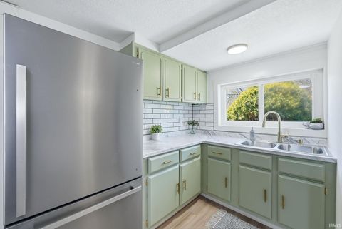 Tiny photo for 216 E Gertrude Street, Kendallville, IN 46755 (MLS # 202616408)