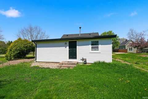 Tiny photo for 216 E Gertrude Street, Kendallville, IN 46755 (MLS # 202616408)
