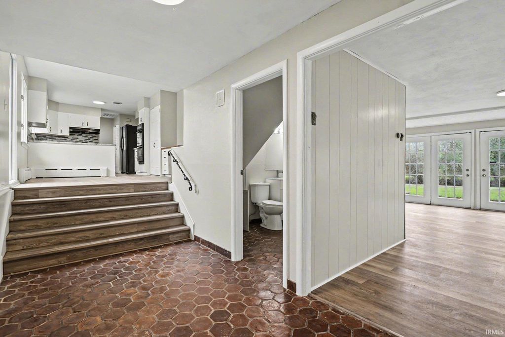 Photo of 17330 Mcerlain Street, South Bend, IN 46635 (MLS # 202613525)