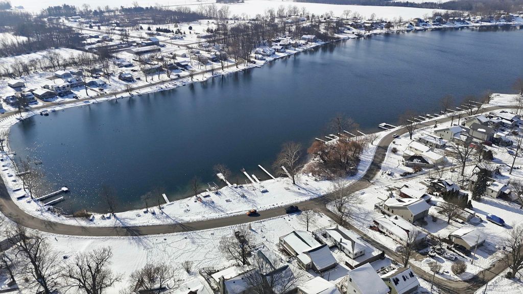 Photo of 5540 N Willow Avenue, Columbia City, IN 46725 (MLS # 202548292)