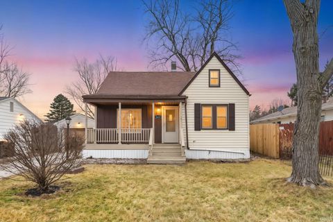 Photo of 2425 White Oak Avenue, Fort Wayne, IN 46805 (MLS # 202605513)