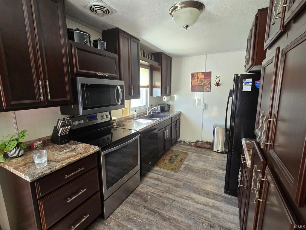 Photo of 2005 W Therlow Drive, Marion, IN 46952 (MLS # 202608211)