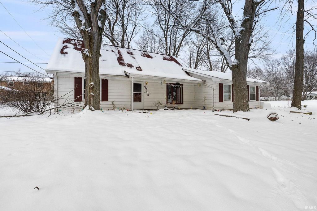 Photo of 4209 Reed Road, Fort Wayne, IN 46815 (MLS # 202548514)