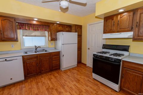 Tiny photo for 403 W 7th Street, Mishawaka, IN 46544 (MLS # 202541350)