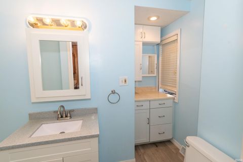 Tiny photo for 403 W 7th Street, Mishawaka, IN 46544 (MLS # 202541350)