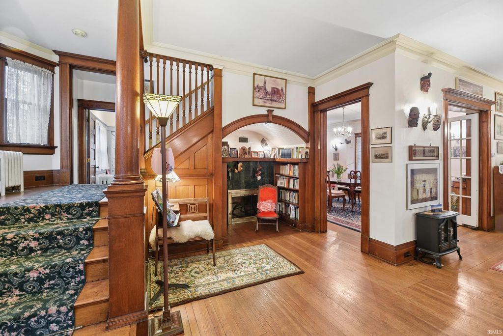 Photo of 712 Forest Avenue, South Bend, IN 46616 (MLS # 202611056)