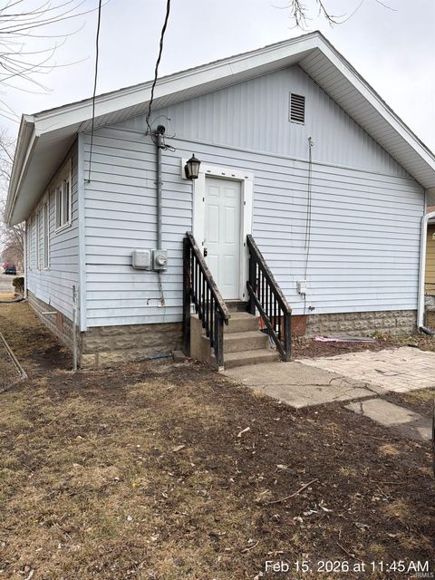 Tiny photo for 603 E North Street, Kokomo, IN 46901 (MLS # 202619136)