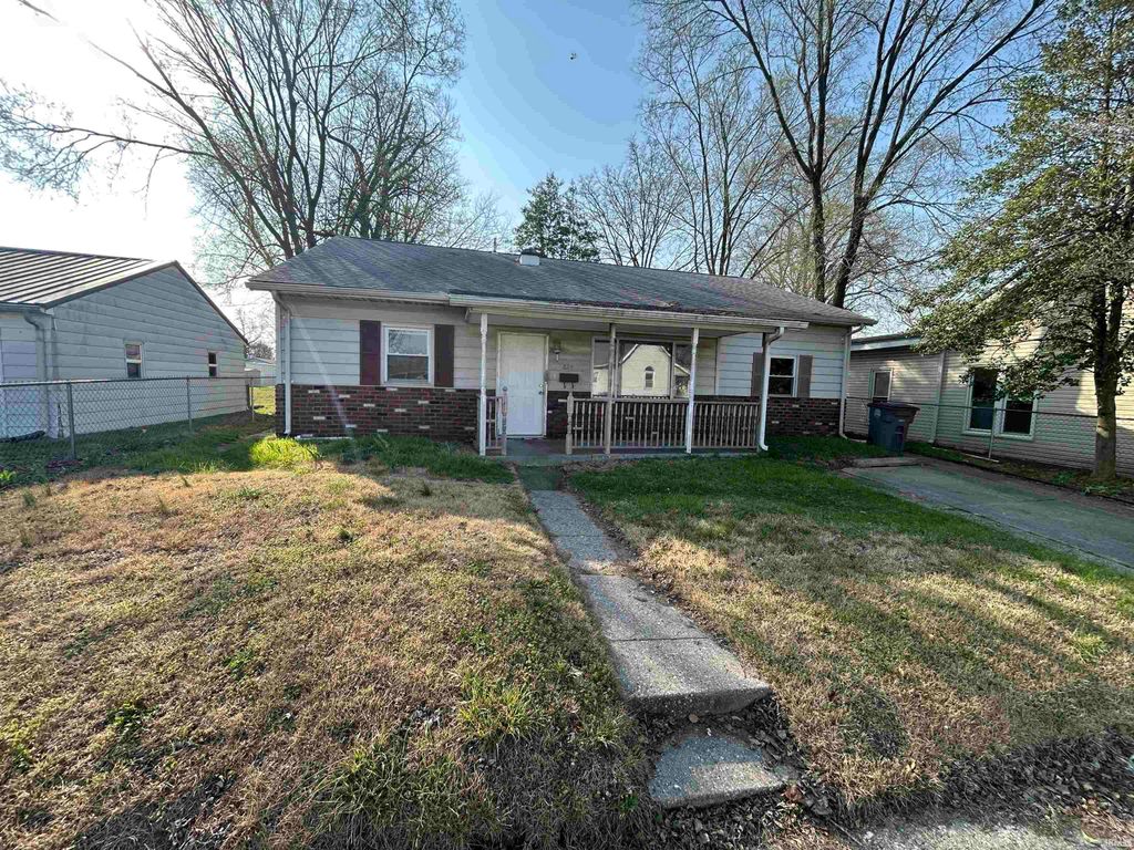Photo of 824 S 15th Street, Vincennes, IN 47591 (MLS # 202610105)