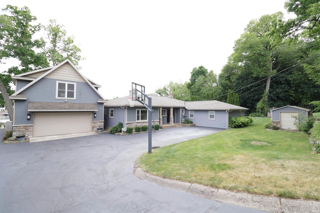 Photo of 30642 N Shore Drive, Elkhart, IN 46514 (MLS # 202621217)