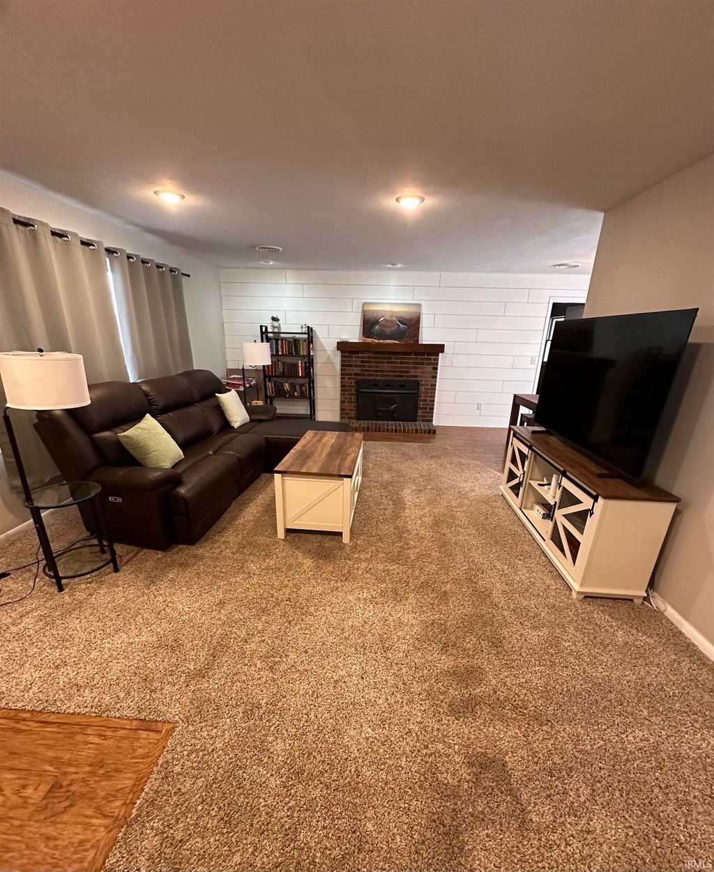 Photo of 11909 S County Road 800 E, Galveston, IN 46932 (MLS # 202549869)