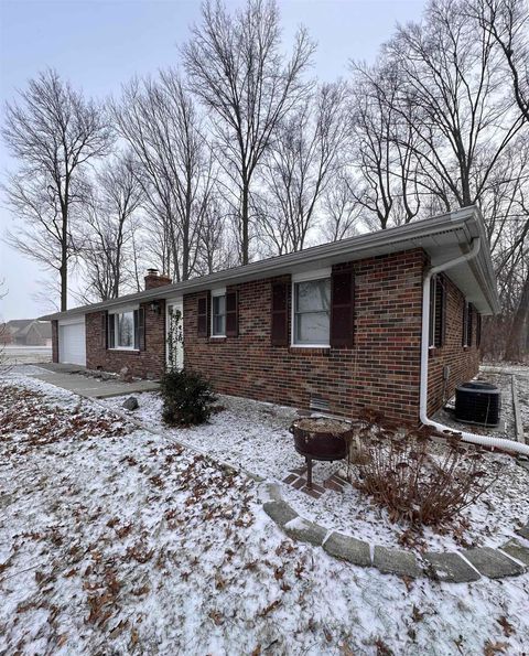 Tiny photo for 11909 S County Road 800 E, Galveston, IN 46932 (MLS # 202549869)