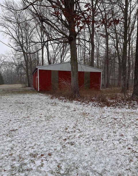 Tiny photo for 11909 S County Road 800 E, Galveston, IN 46932 (MLS # 202549869)