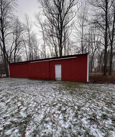 Tiny photo for 11909 S County Road 800 E, Galveston, IN 46932 (MLS # 202549869)