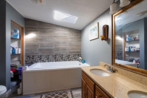 Tiny photo for 4036 N Raccoon Circle, Monticello, IN 47960 (MLS # 202641739)