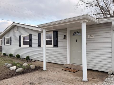 Photo of 4908 ALGONQUIN Trail, Kokomo, IN 46902 (MLS # 202607888)