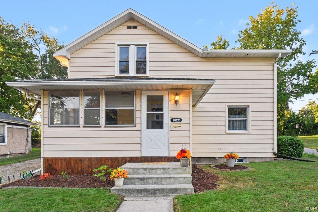 Photo of 1022 W Lincoln Avenue, Goshen, IN 46526 (MLS # 202640690)