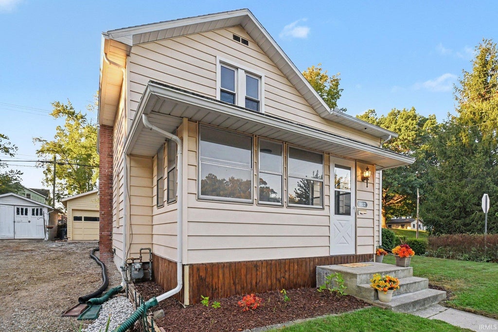 Photo of 1022 W Lincoln Avenue, Goshen, IN 46526 (MLS # 202640690)