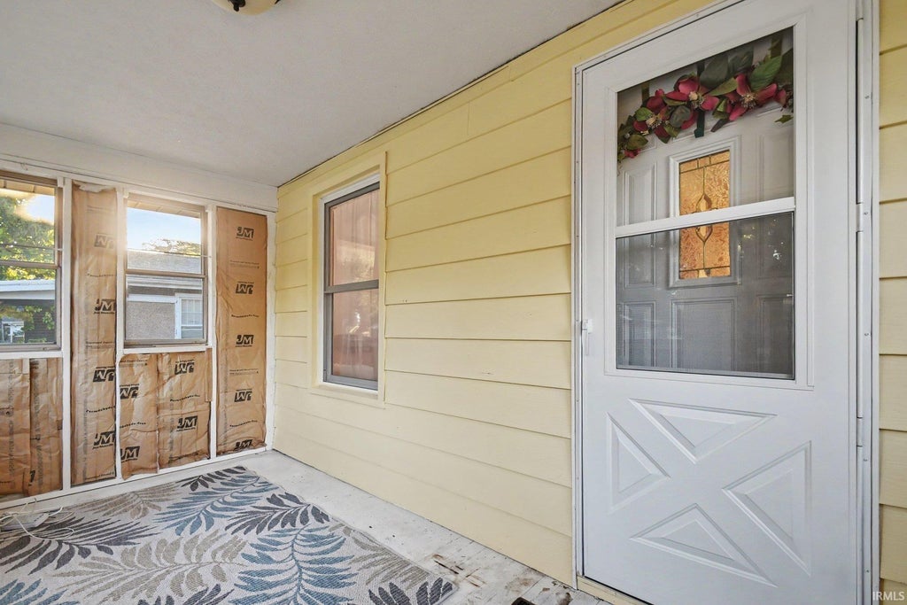 Photo of 1022 W Lincoln Avenue, Goshen, IN 46526 (MLS # 202640690)