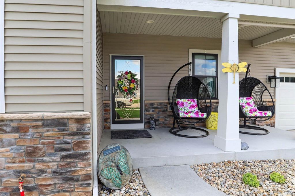 Photo of 1644 Sandlewood Drive, Goshen, IN 46526 (MLS # 202613585)