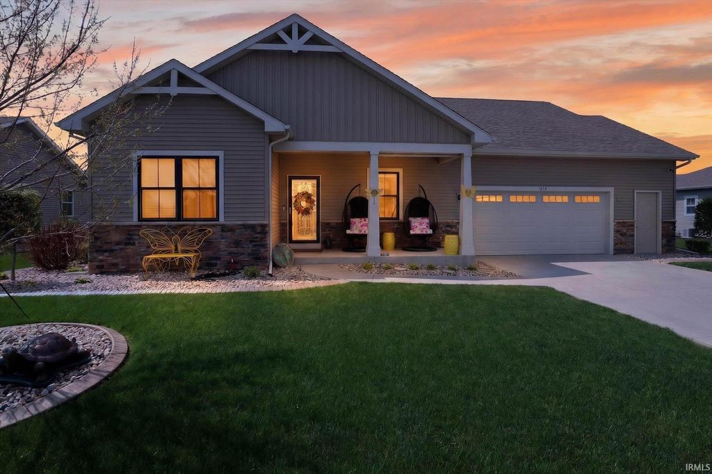 Photo of 1644 Sandlewood Drive, Goshen, IN 46526 (MLS # 202613585)