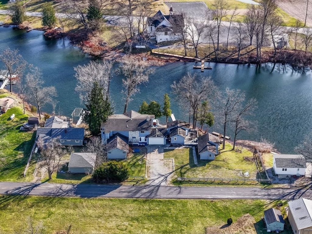 Photo of 4685 W Nevada Mills Road, Angola, IN 46703 (MLS # 202608829)