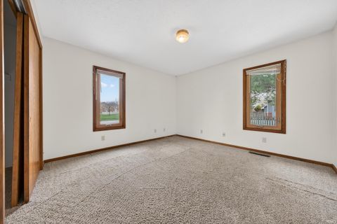 Tiny photo for 406 Santa Fe Boulevard, Kokomo, IN 46901 (MLS # 202609531)