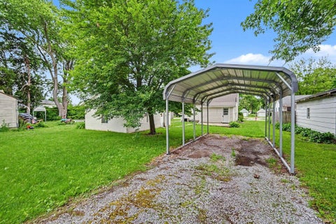 Tiny photo for 714 Maple Street, Monticello, IN 47960 (MLS # 202624268)