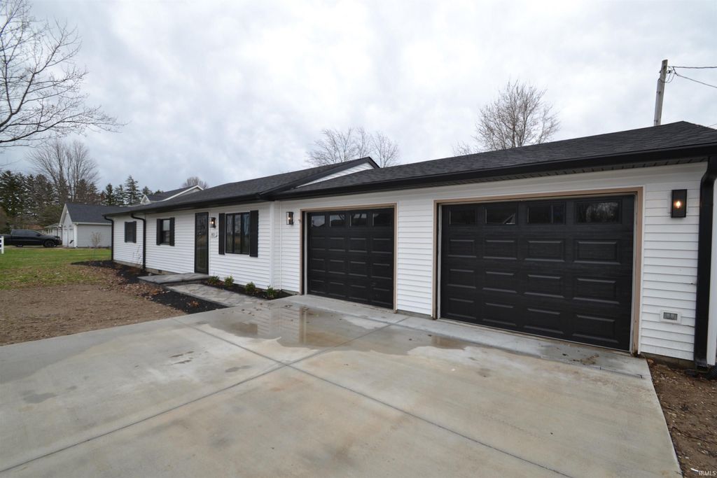 Photo of 403 E Elm Street, Sharpsville, IN 46068 (MLS # 202607638)