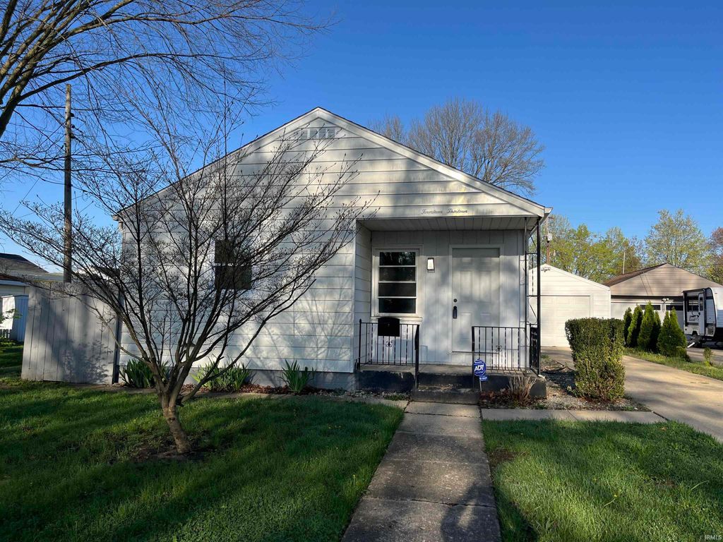 Photo of 1413 N Wellington Street, South Bend, IN 46628 (MLS # 202613987)