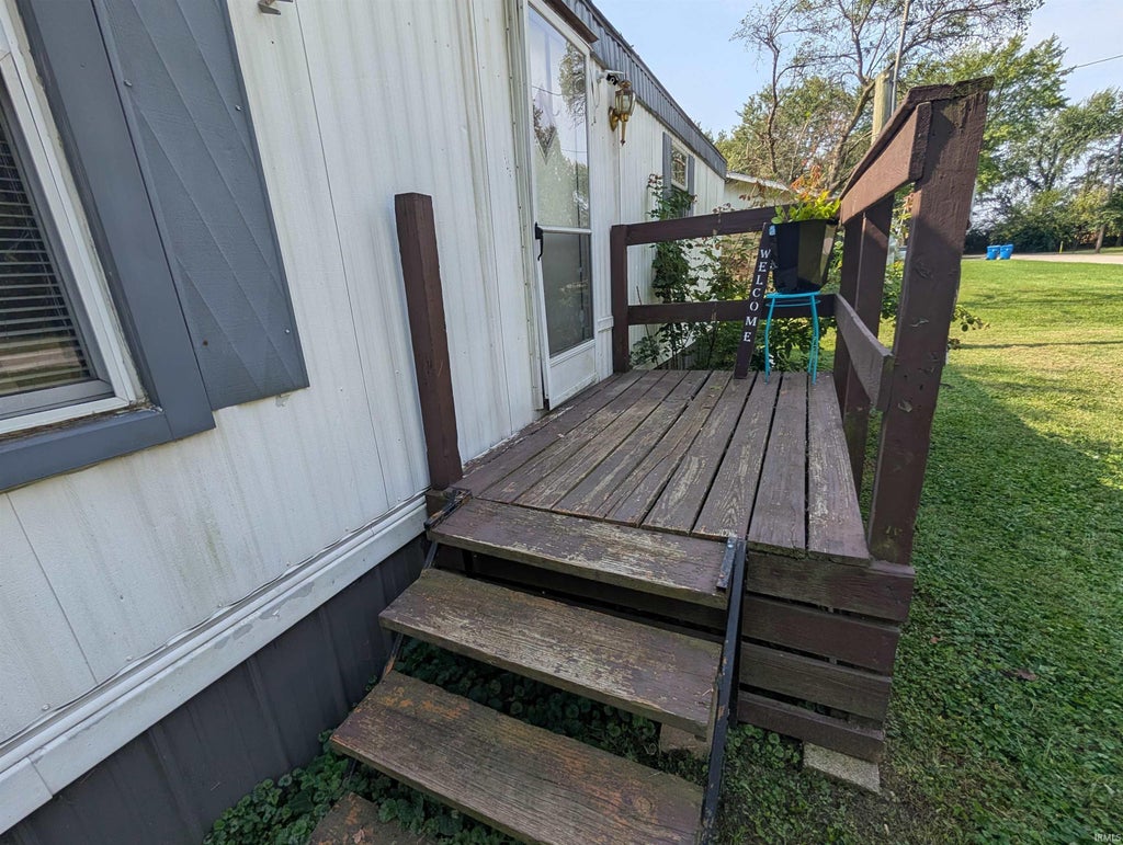 Photo of 407 W 7th Street, Monroe City, IN 47557 (MLS # 202638310)