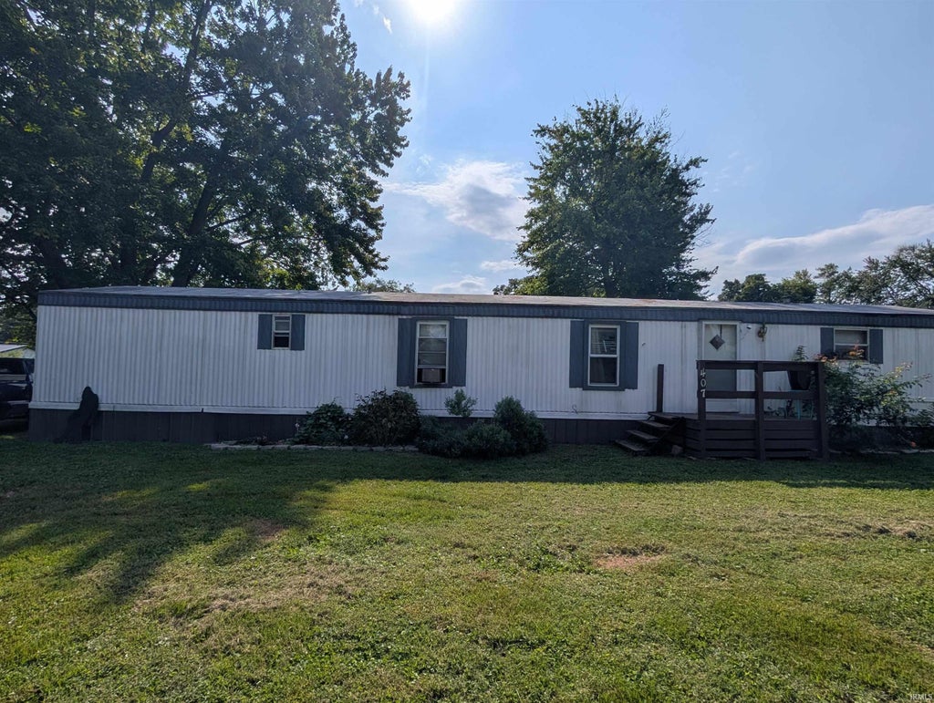 Photo of 407 W 7th Street, Monroe City, IN 47557 (MLS # 202638310)