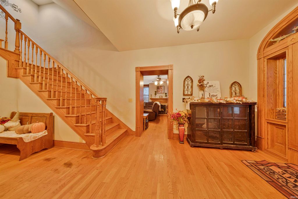 Photo of 917 Mill Street, Mount Vernon, IN 47620 (MLS # 202547853)