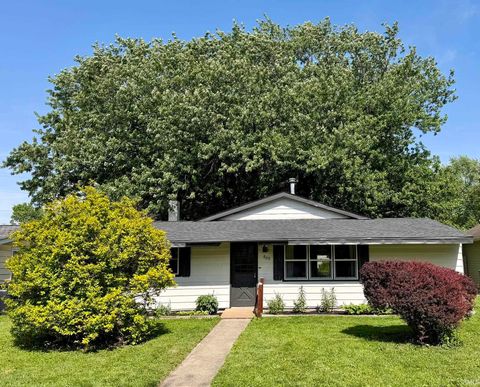 Photo of 809 Greenwich Road, Lafayette, IN 47905 (MLS # 202618571)