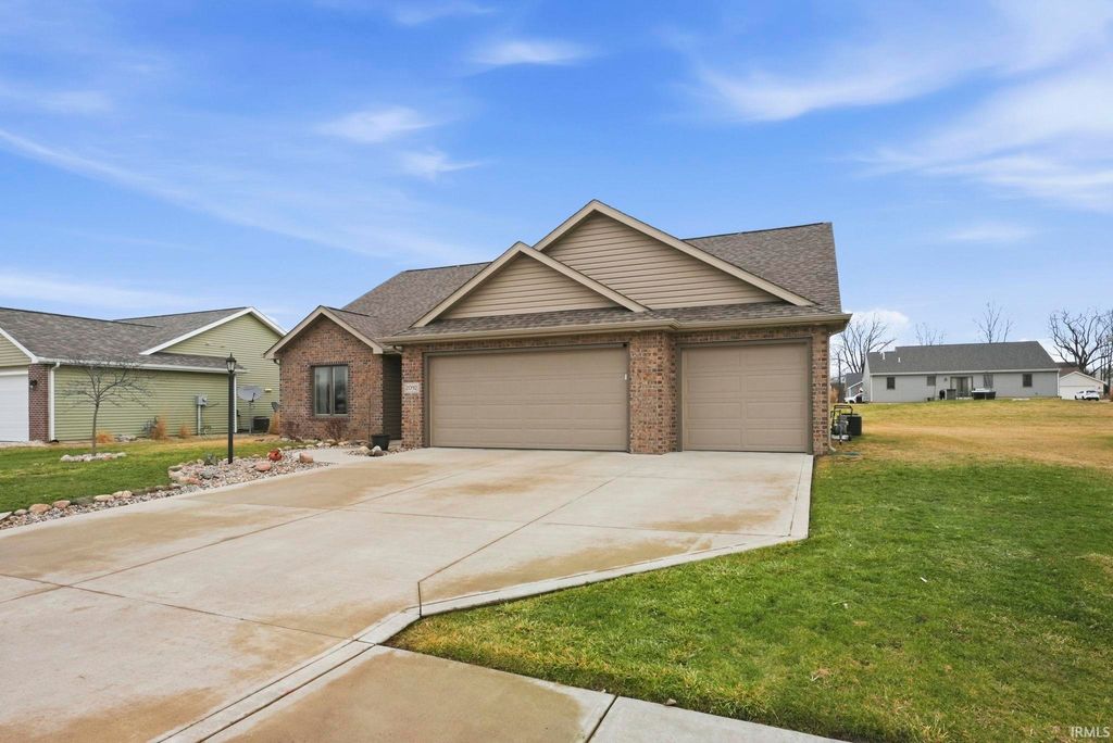 Photo of 2092 Hemlock Lane, Warsaw, IN 46580 (MLS # 202605188)