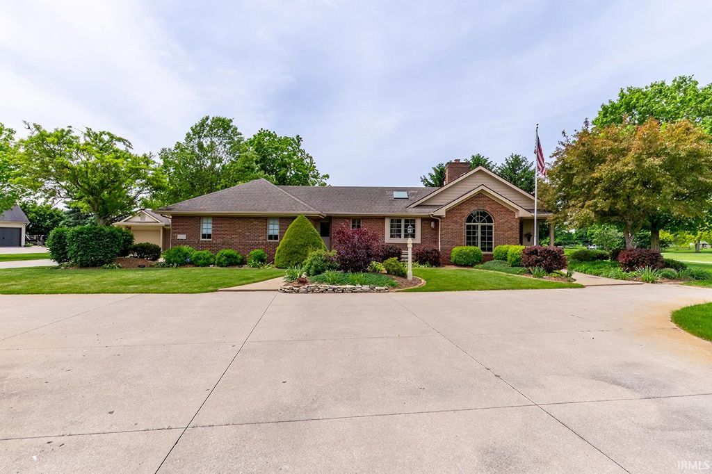 Photo of 17515 Roth Road, Spencerville, IN 46788 (MLS # 202619965)