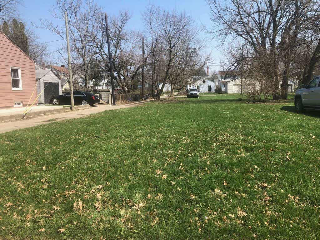 Photo of 3701 S Park Drive, Fort Wayne, IN 46806 (MLS # 202635245)
