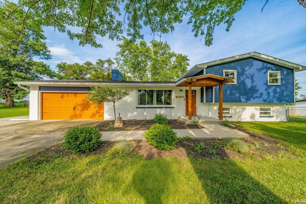 Photo of 7608 N Lynn Street, Muncie, IN 47303 (MLS # 202625712)