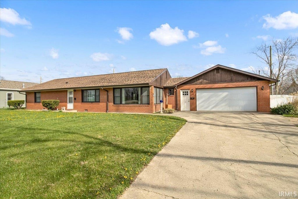 Photo of 4 Crestwood Drive, Winchester, IN 47394 (MLS # 202635961)