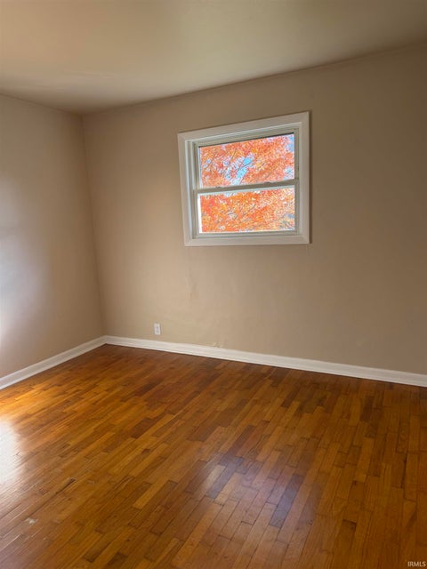 Tiny photo for 42 N Shamrock Road, Hartford City, IN 47348 (MLS # 202644922)