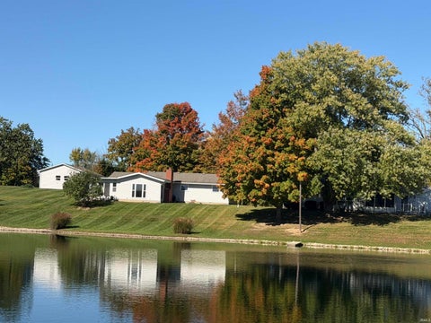 Tiny photo for 42 N Shamrock Road, Hartford City, IN 47348 (MLS # 202644922)