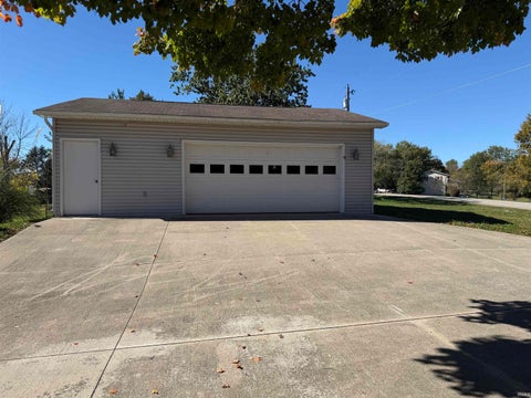 Tiny photo for 42 N Shamrock Road, Hartford City, IN 47348 (MLS # 202644922)
