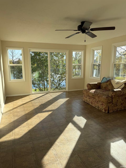 Tiny photo for 42 N Shamrock Road, Hartford City, IN 47348 (MLS # 202644922)