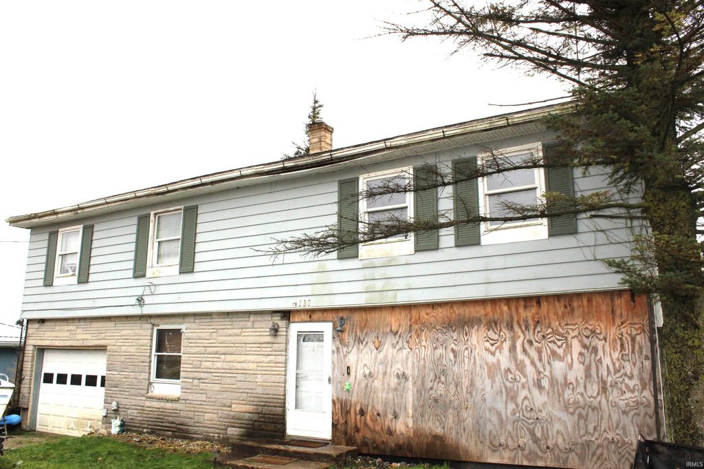 Photo of 1230 Parkway Dr Dr, Hudson, IN 46747 (MLS # 202547328)